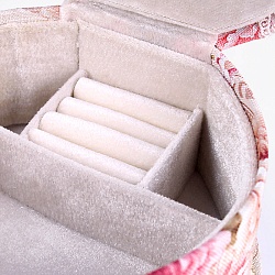 шкатулка-сувенир для украшений круглая с декором