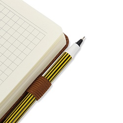 книжка записная 11*19,3см 140л  в клетку обложка кожзам на магнитной застёжке