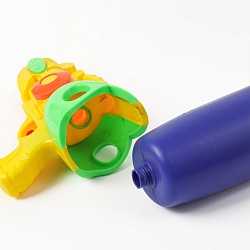 водяной пистолет. игрушка