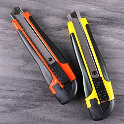 нож канцелярский 18мм "darvish" с металлическими направляющими