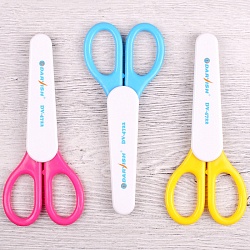 ножницы 13,5см детские  с закругленными лезвиями с колпачком