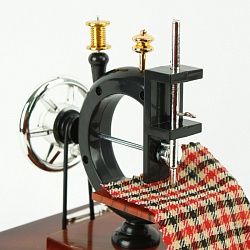 сувенир-шкатулка "швейная машинка" музыкальная (уценка)