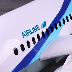самолет "в787". игрушка