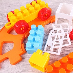 конструктор 70 деталей в пластиковом контейнере на колёсиках